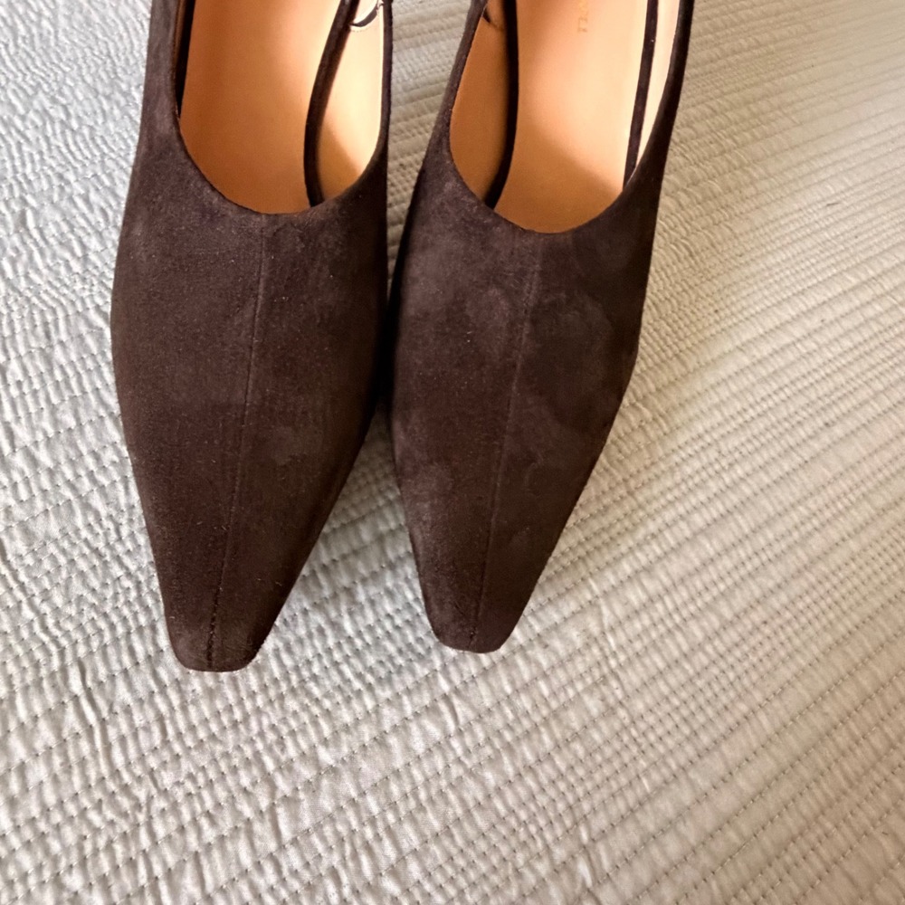 New Bruno Magli Athena‎ Dark Brown Suede Pointed Toe Pumps Heels Italy Made Sz 8 - Picture 2 of 10